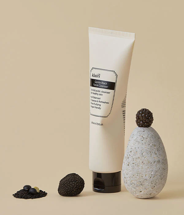 Dear Klairs Gentle Black Facial Cleanser 140ml - Image 3